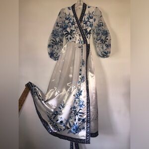 PREOWNED STYLE SZ M Elegant white blue Floral Wrap Dress net puffy sleeves